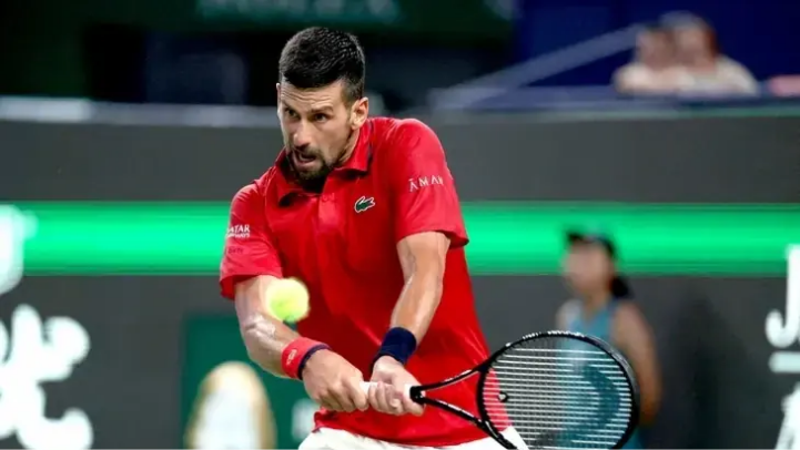 Novak Djokovic thẳng tiến vào vòng 4 Thượng Hải Masters